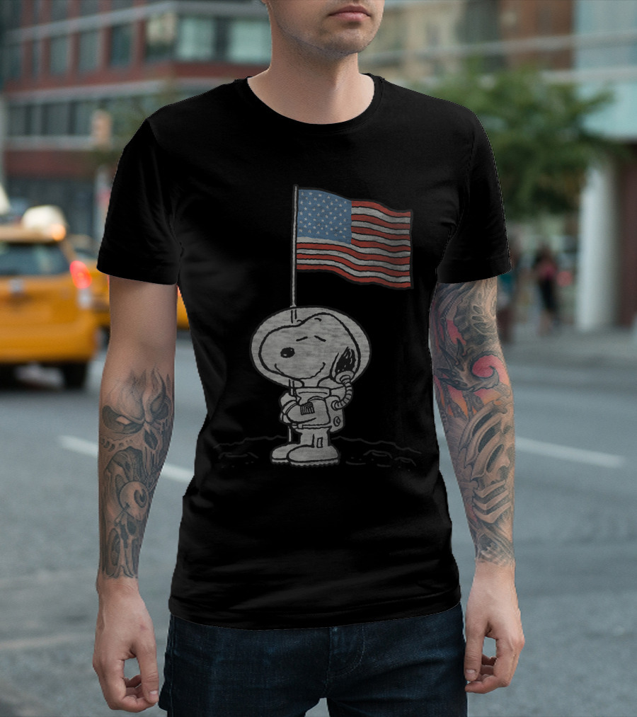 Peanuts Snoopy Astronaut Moon Landing American Flag T-Shirt