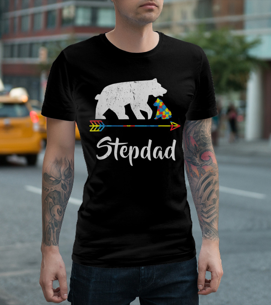 Stepdad Bear With Autism Awareness Puzzle Piece Arrow T-Shirt