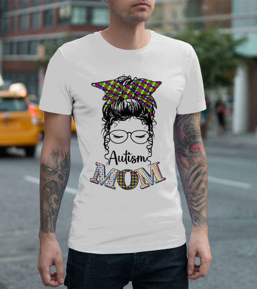 Autism Mom Puzzle Pattern Bow Autism Awareness Day T-Shirt