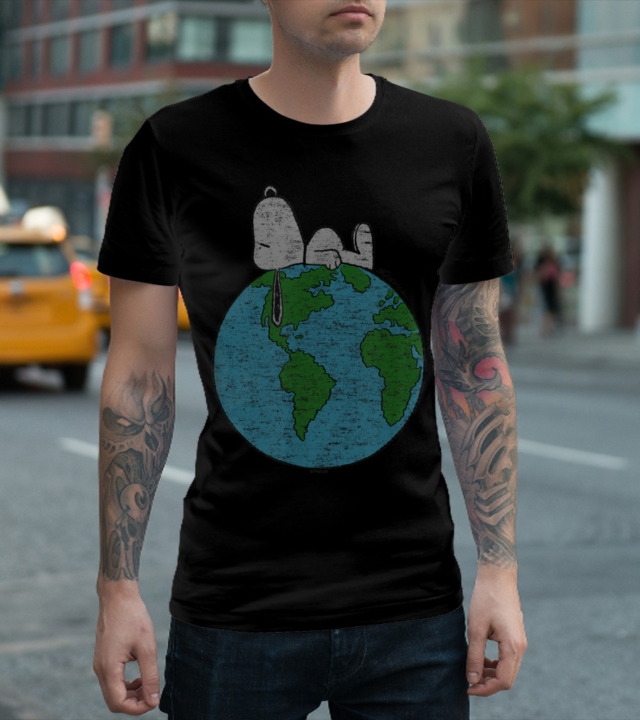 Snoopy Relaxing on Top of the World Earth Globe Peanuts T-Shirt