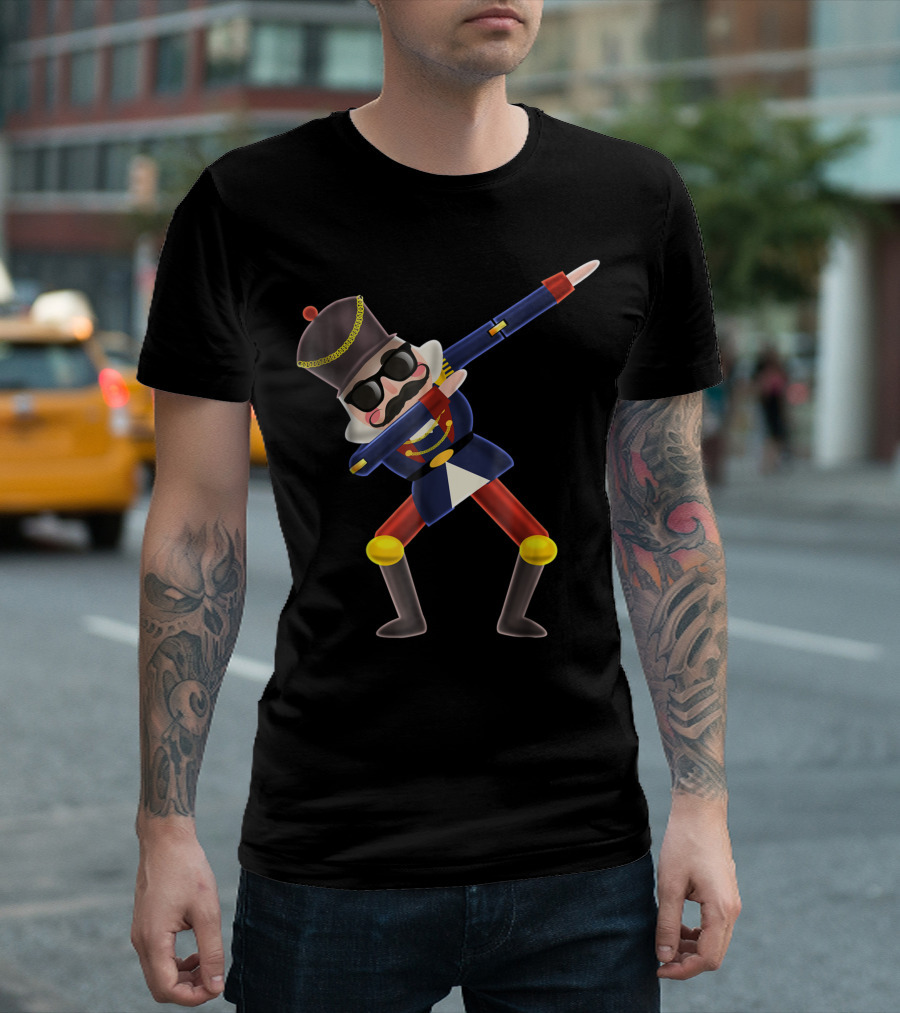 Dabbing Nutcracker Christmas Nutcracker Soldier with Shades T-Shirt