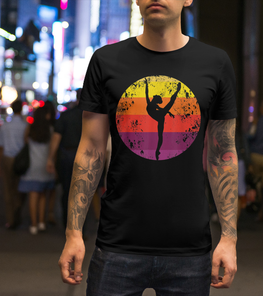 Retro Ballet Oldschool En Pointe Dancer Vintage Modern Rainbow Circle T-Shirt