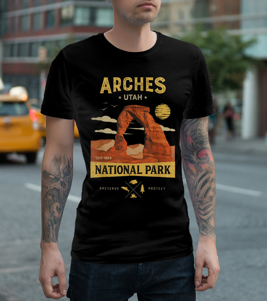 Arches National Park Utah Delicate Arch Preserve Protect Vintage Est 1929 T-Shirt