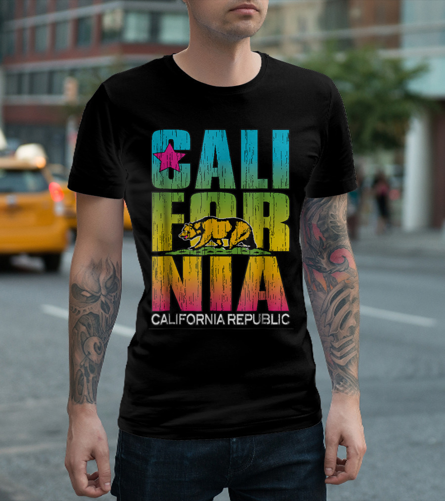 Cali Bear California Republic Vintage Style with Star and California Republic Text T-Shirt
