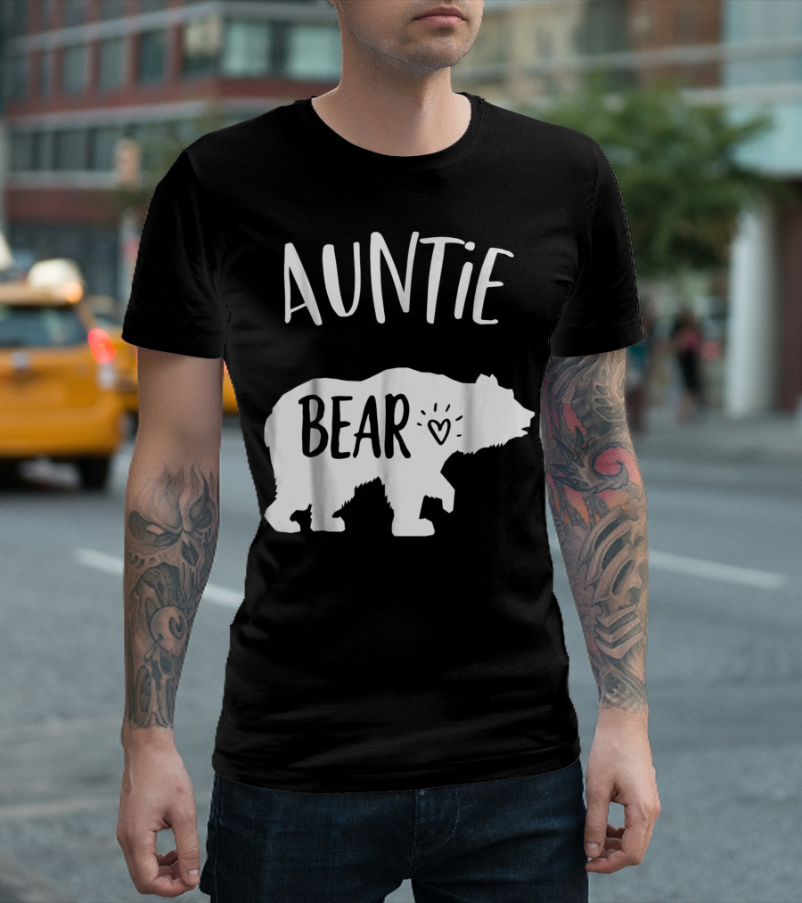 Auntie Bear With Heart Symbol For Cute Aunties T-Shirt