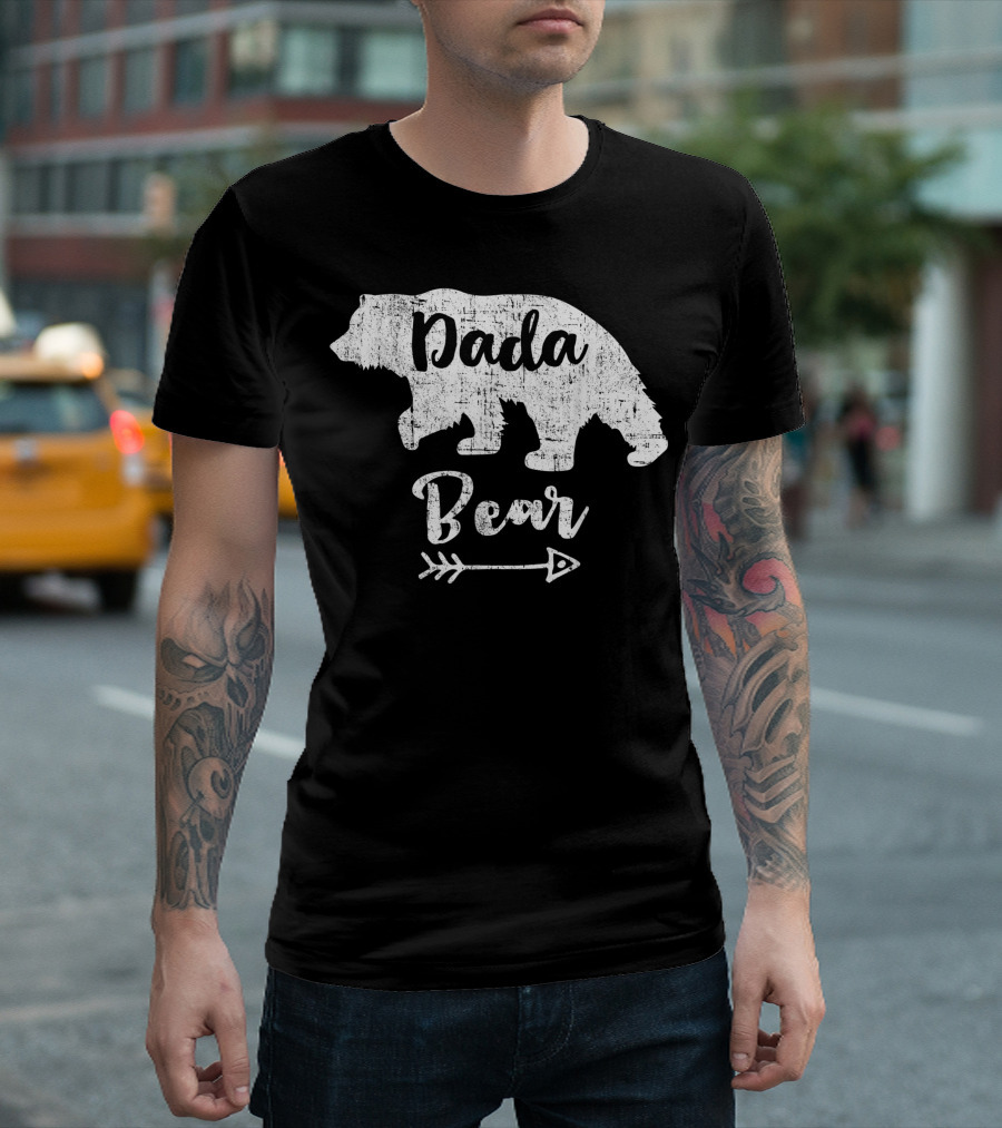 Dada Bear Graphic with Arrow Motif T-Shirt