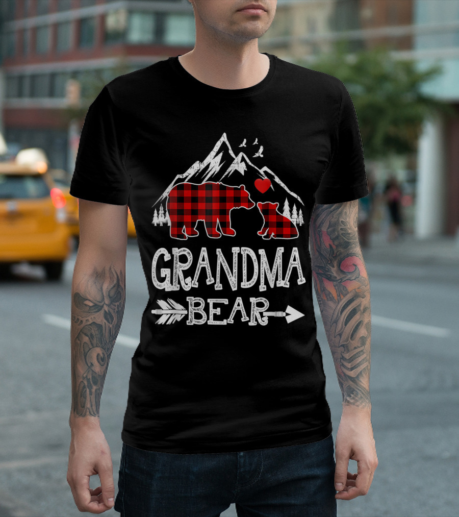 Grandma Bear Red Plaid Buffalo Family Christmas Mountain Scene T-Shirt