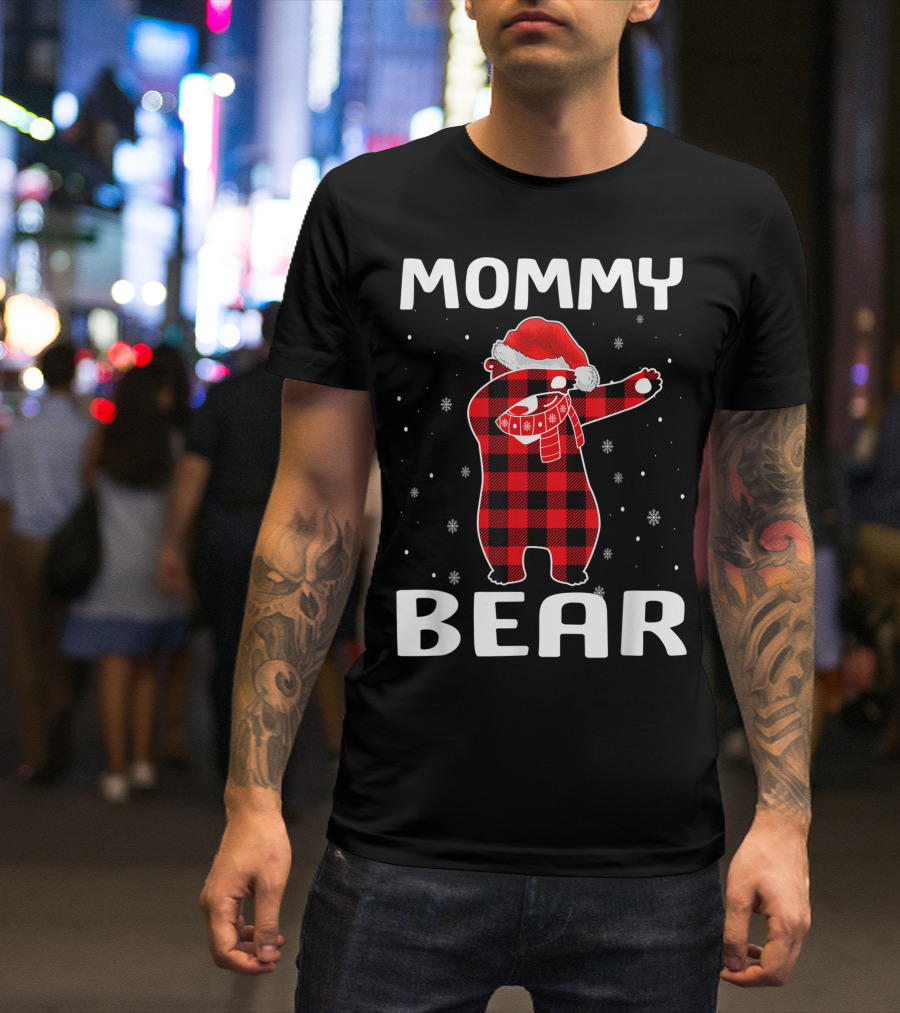 Mommy Bear Dabbing In Santa Hat And Scarf Christmas T-Shirt