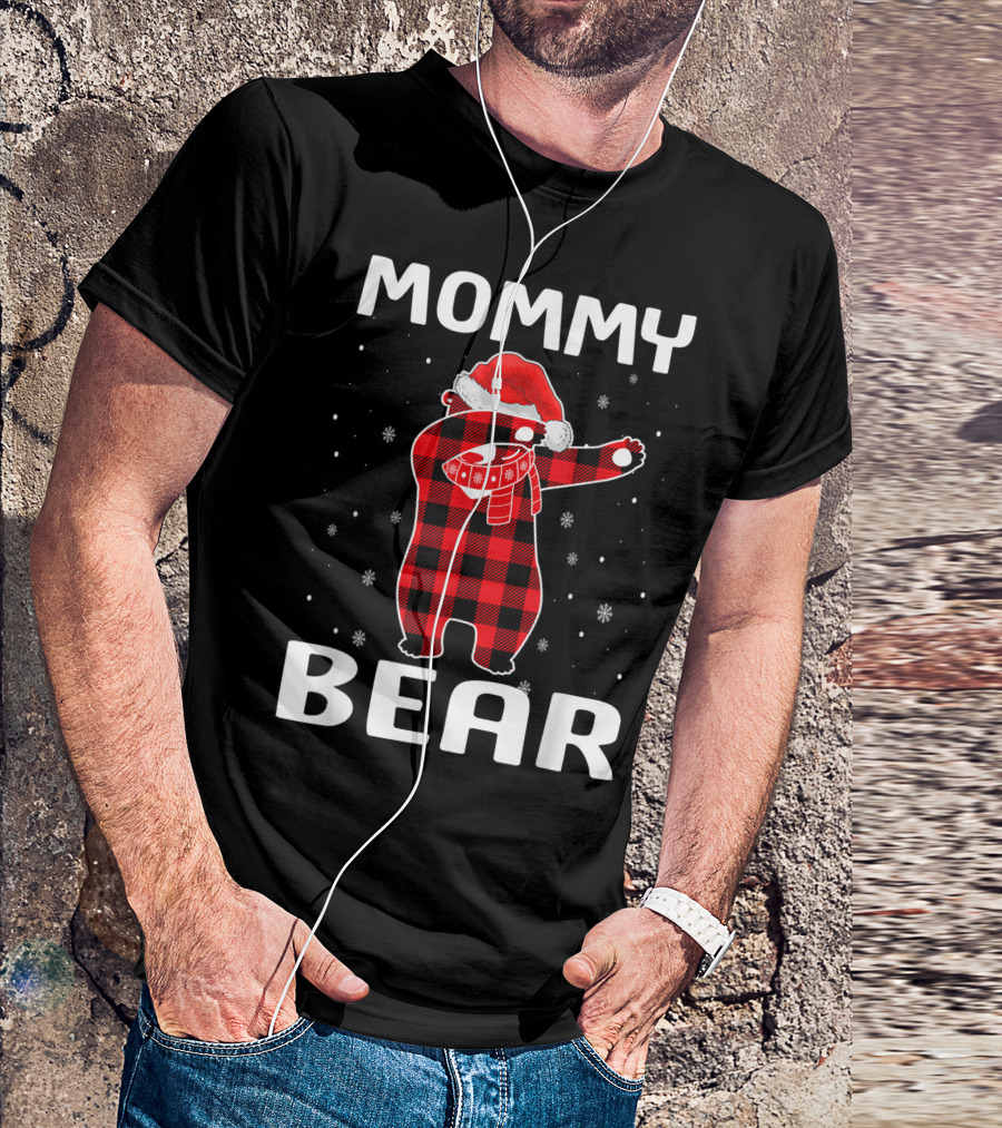 Mommy Bear Dabbing In Santa Hat And Scarf Christmas T-Shirt