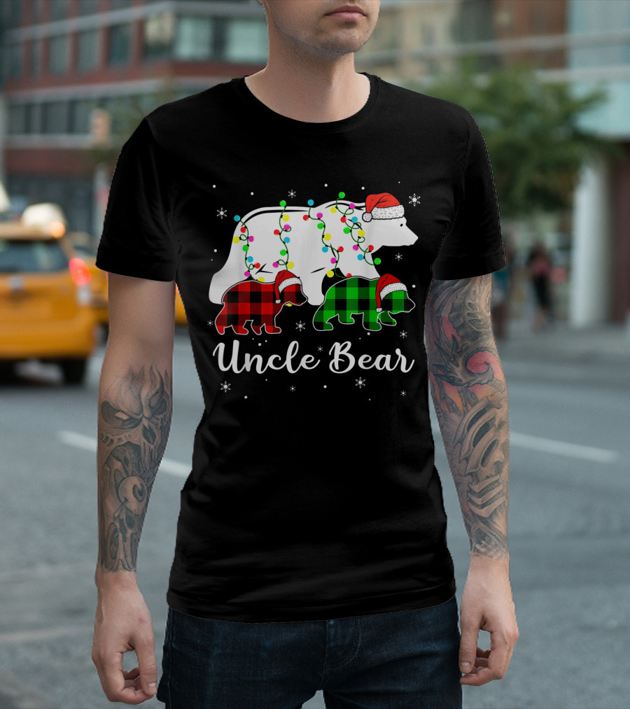 Uncle Bear Christmas Lights Red Plaid Green Plaid Santa Hats T-Shirt