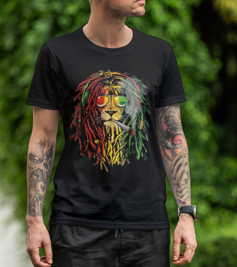 Reggae Music Jamaican Lion Smoking Weed Lovers Rasta Vibes T-Shirt