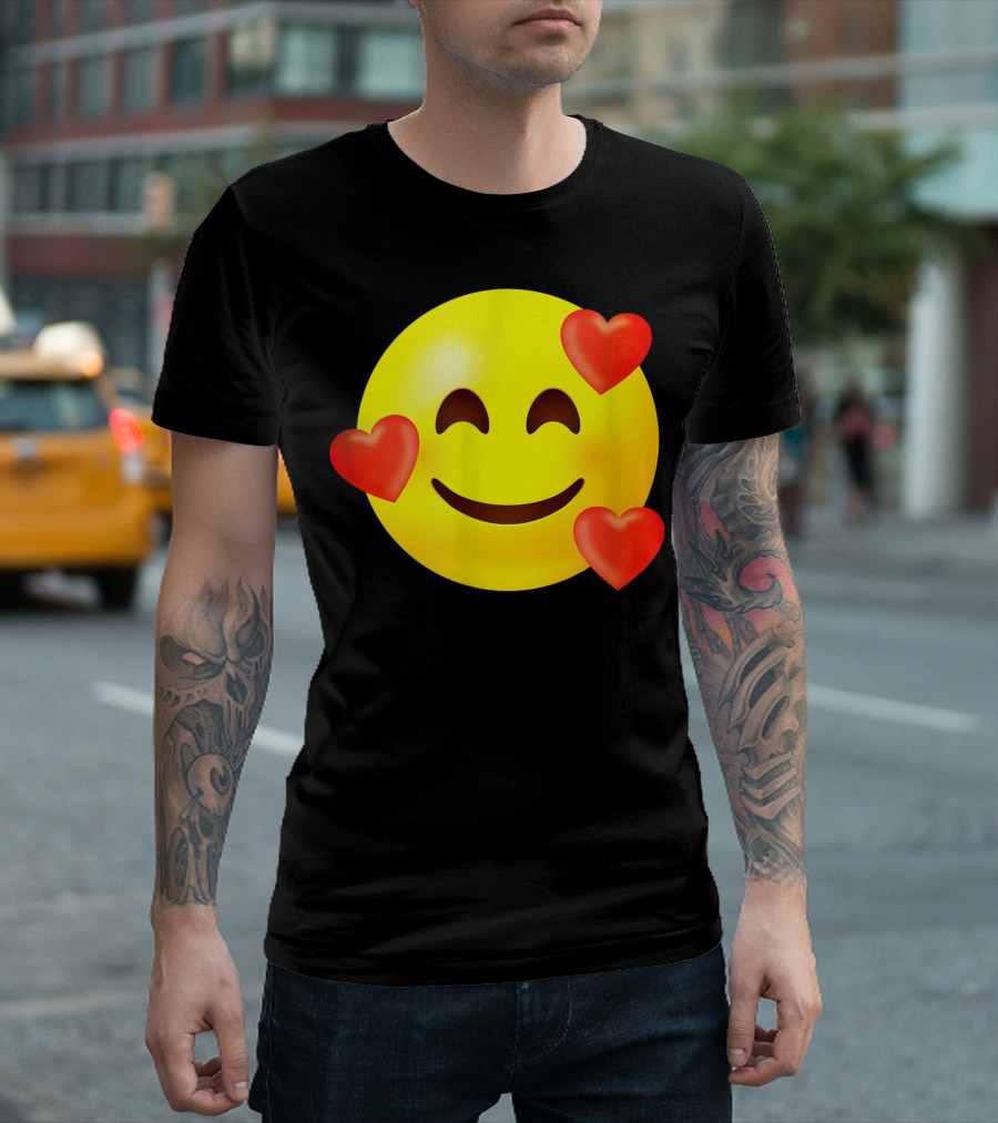 Happy Smile Emoticon With Red Heart Love Emojis T-Shirt