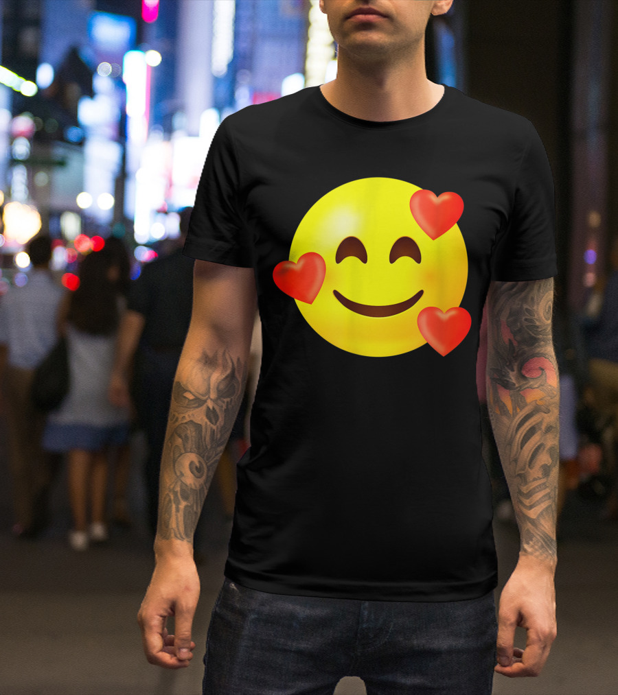 Happy Smile Emoticon With Red Heart Love Emojis T-Shirt