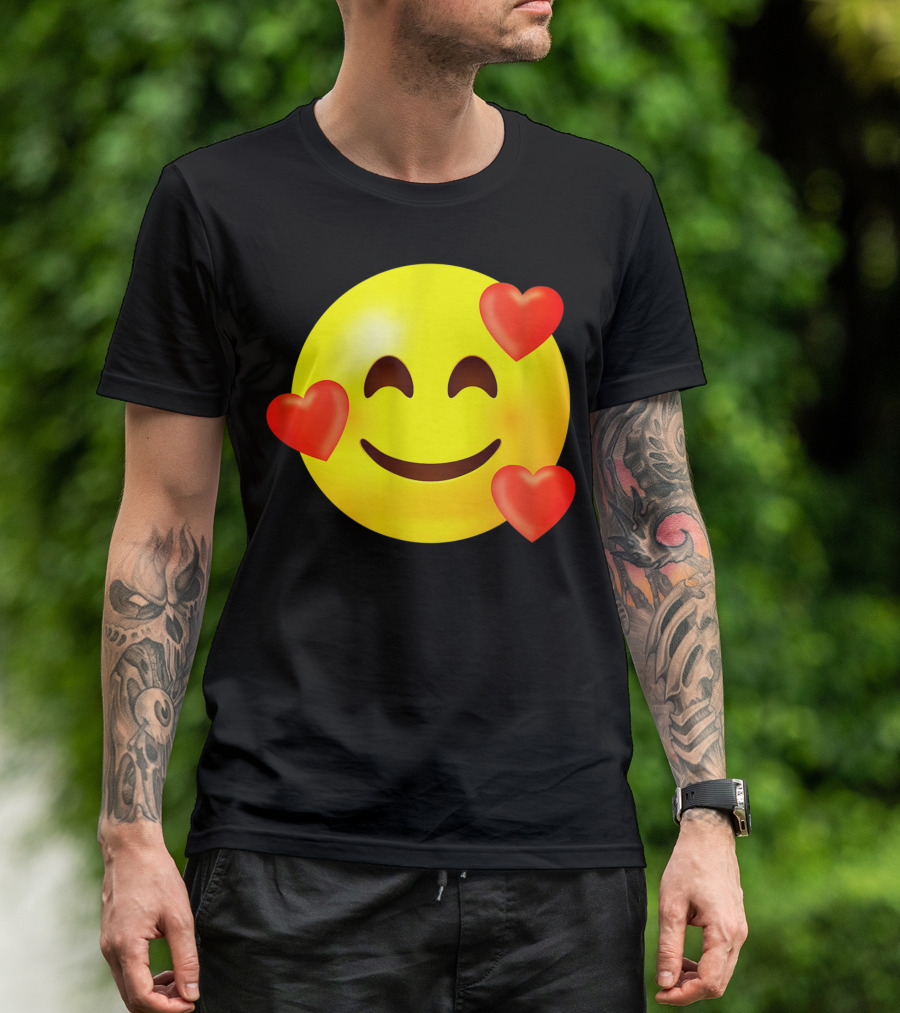 Happy Smile Emoticon With Red Heart Love Emojis T-Shirt