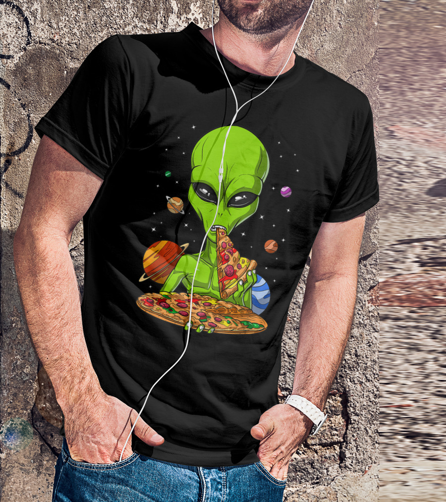 Space Alien Eating Pizza In Cosmic UFO Science Fiction Scene T-Shirt