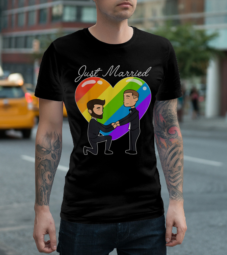 Just Married Gay Couple Rainbow Heart Proposal T-Shirt