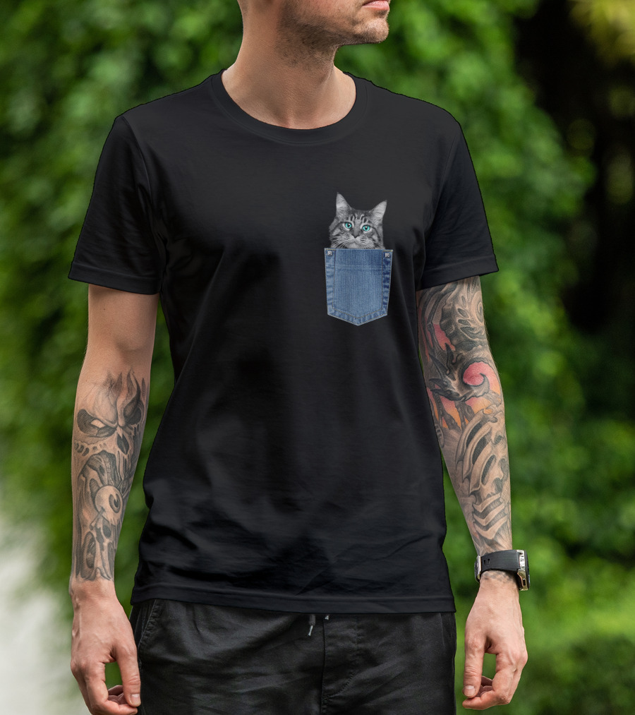 Maine Coon Cat In Denim Pocket Cute Mama T-Shirt