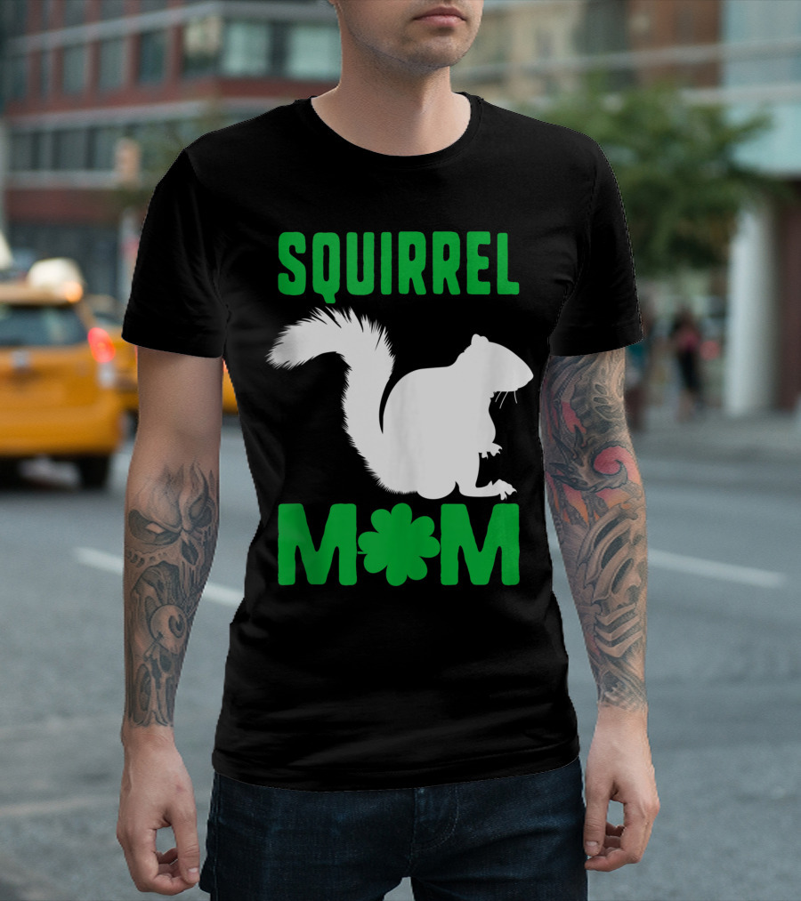 Squirrel Mom Shamrock St Patricks Day Woodland Nature T-Shirt