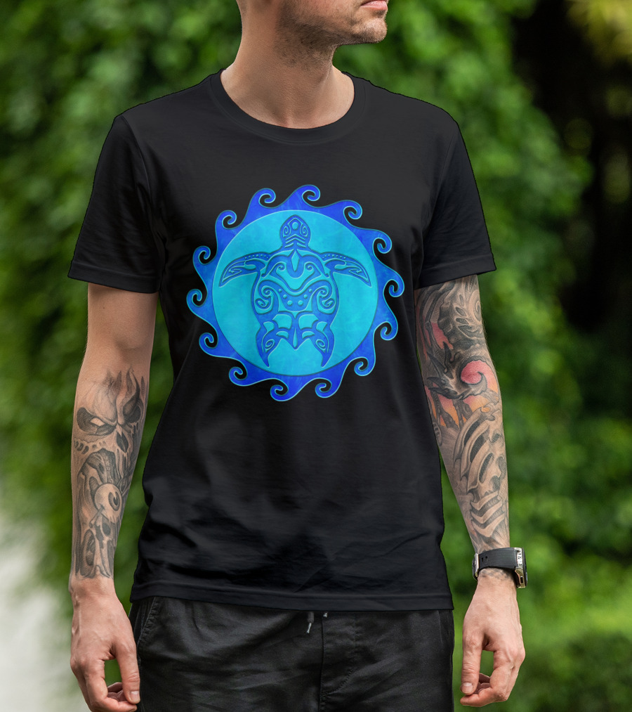 Maori Sun Tribal Polynesian Sea Turtle Symbol In Blue Ocean Waves T-Shirt