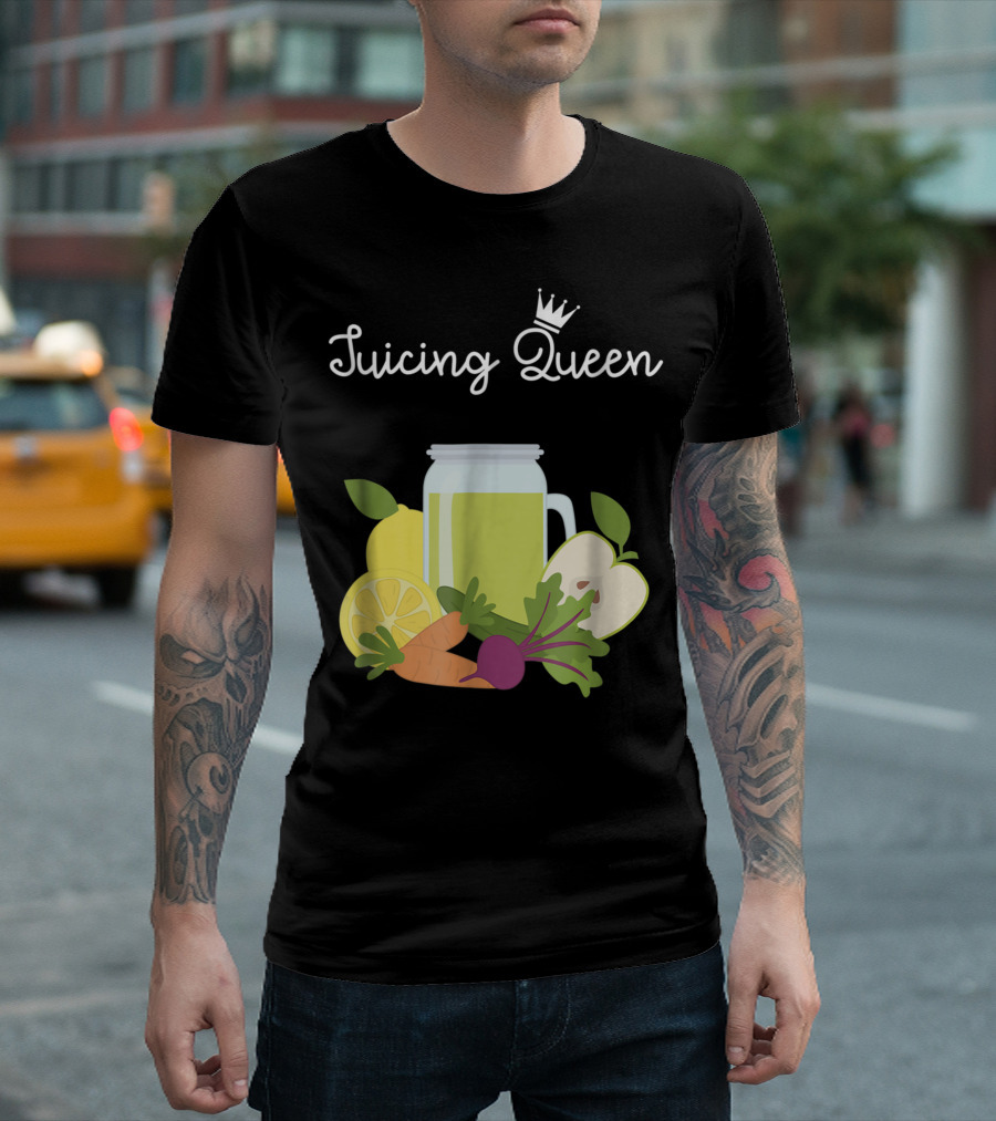 Juicing Queen Green Juice Vegetarian Vegan Crown Lemons Apples Carrots Beets T-Shirt