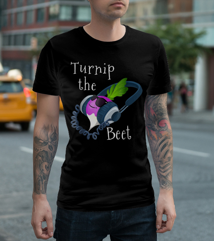 Turnip the Beet Headphones Cool Vegetables Play on Words T-Shirt