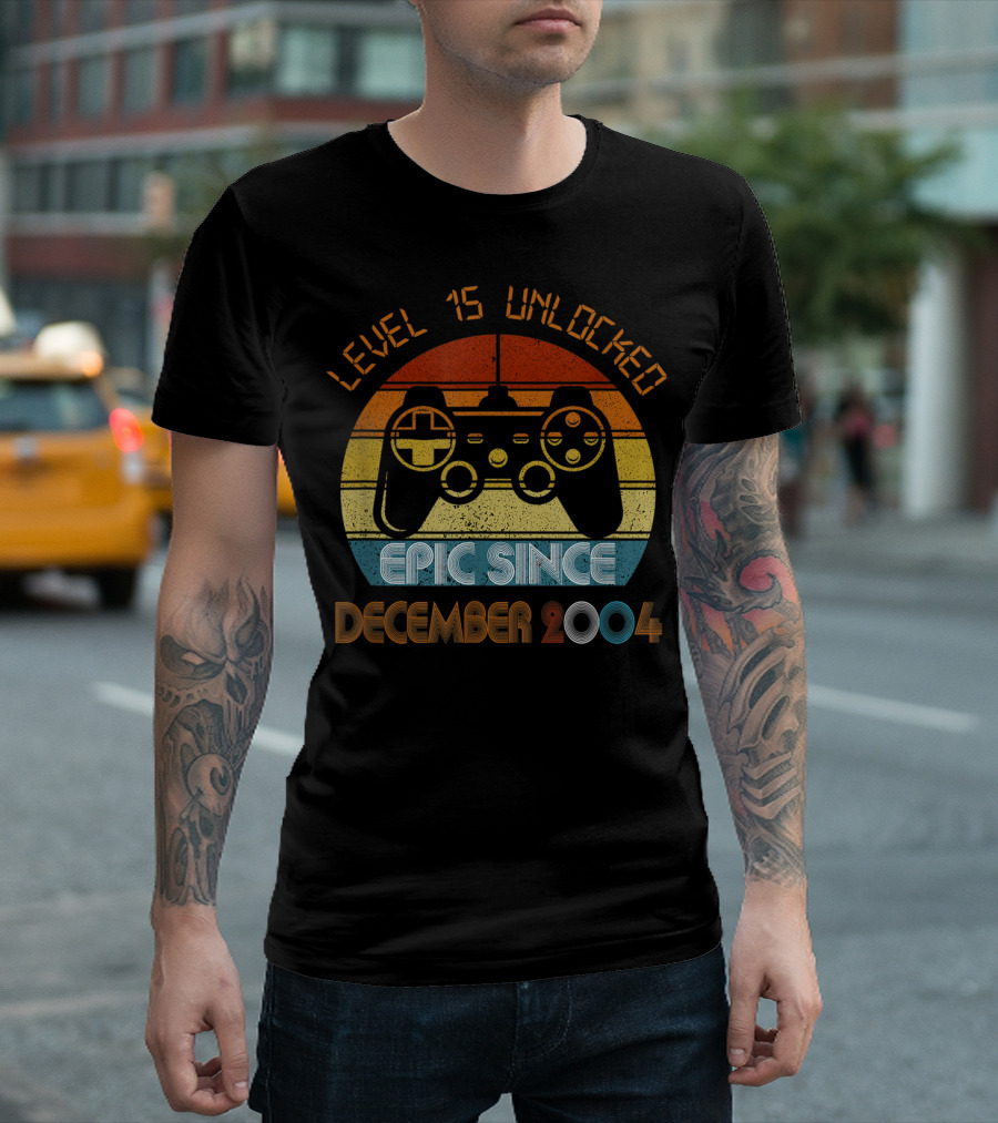 Level 15 Unlocked Epic Since December 2004 Retro Game Controller T-Shirt