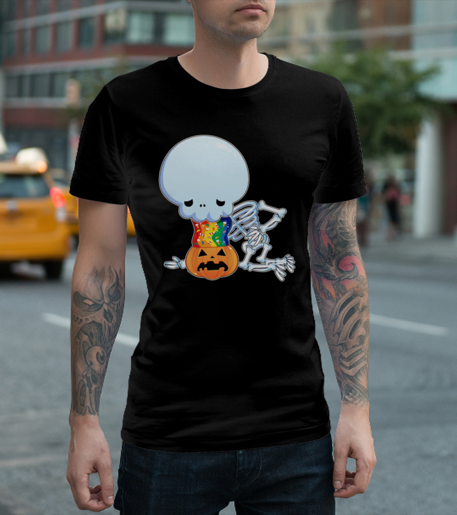 Skeleton Throwing Up Rainbow Candy in Halloween Pumpkin T-Shirt