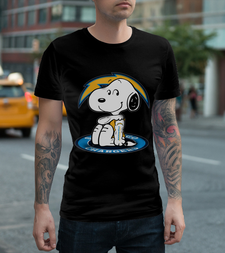 Snoopy Holding Los Angeles Chargers Helmet San Diego Chargers T-Shirt