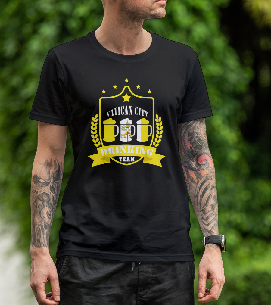 Vatican City Beer Drinking Team Casual Vat Beer Mugs Crest T-Shirt