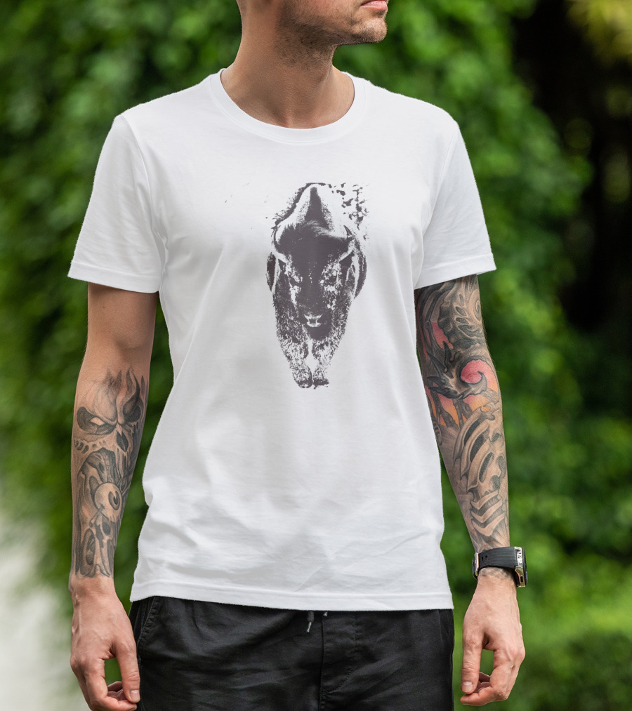 Buffalo American Bison In Winter Snow Scene T-Shirt