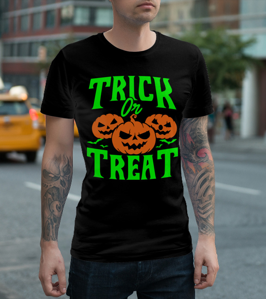 TRICK OR TREAT HALLOWEEN PUMPKIN BATS SCARY JACK-O'-LANTERNS T-Shirt