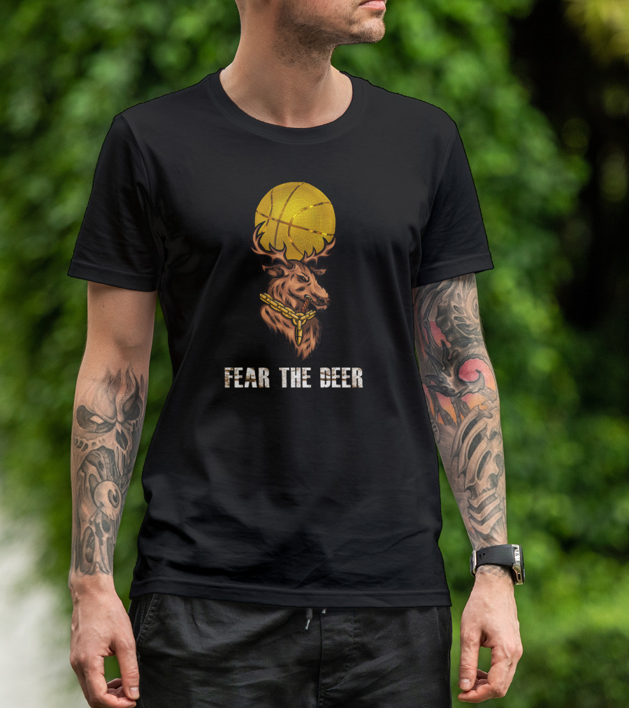 Fear The Deer Milwaukee Basketball Buck With Gold Chain And Basketball T-Shirt
