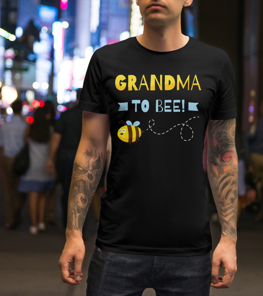 GRANDMA TO BEE Pregnancy Announcement With Bumblebee T-Shirt