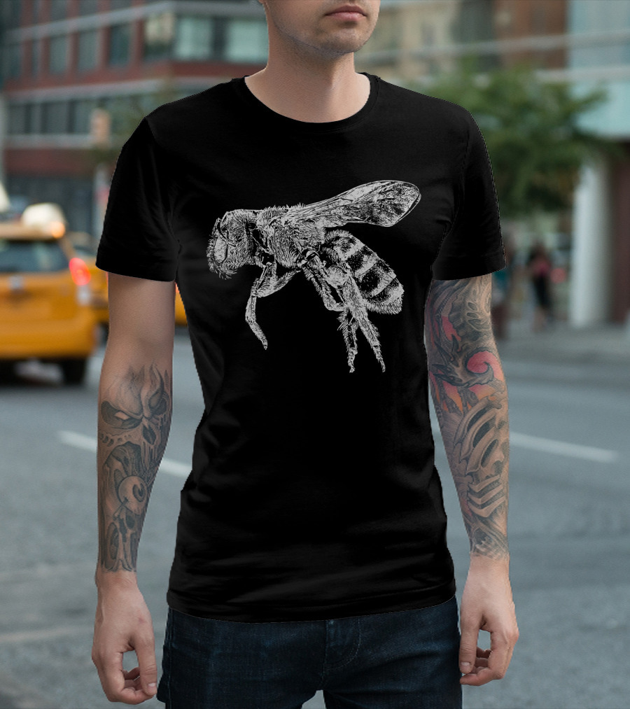 Great Distressed Cute Bee Sketch T-Shirt