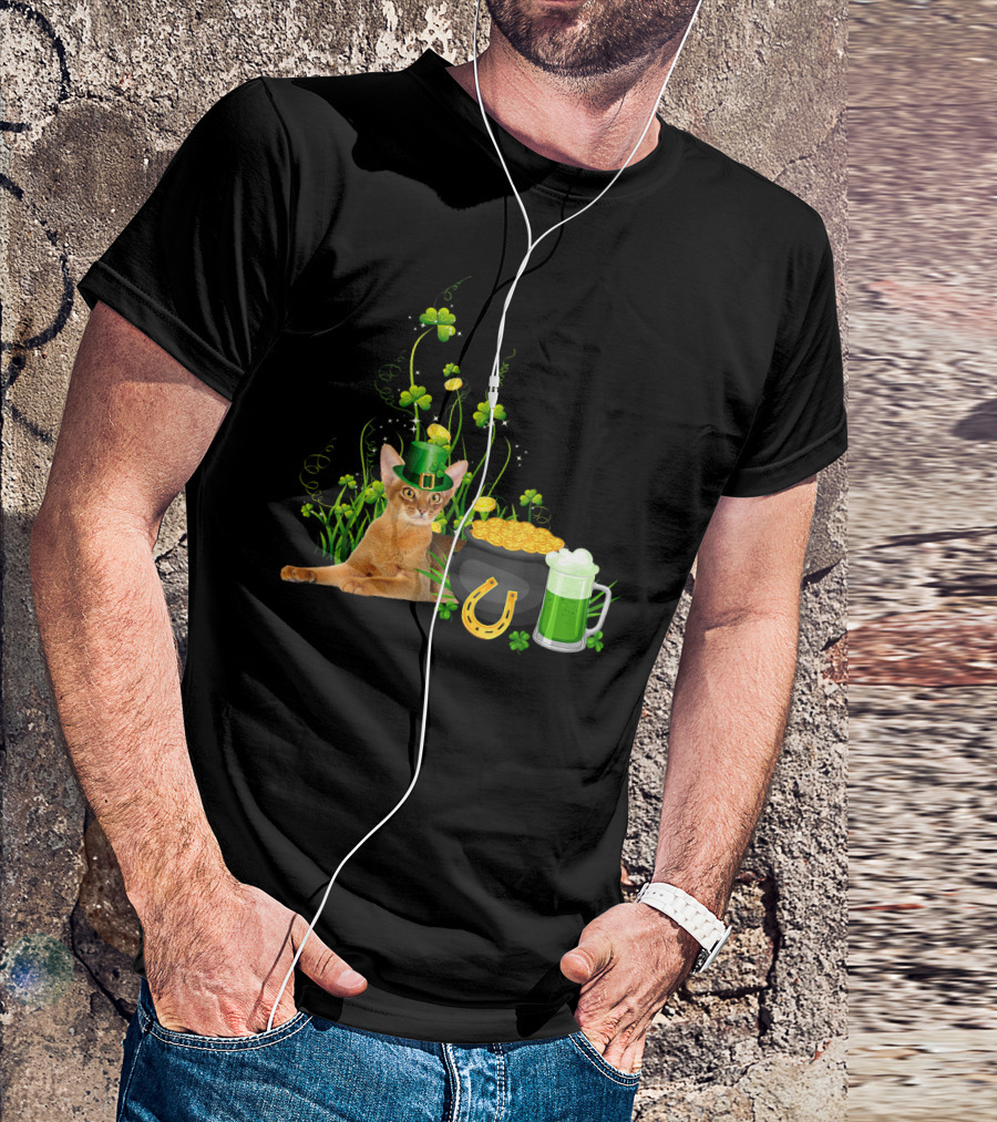 Abyssinian Cat St Patrick's Day Leprechaun Hat Shamrocks Pot Of Gold Green Beer T-Shirt