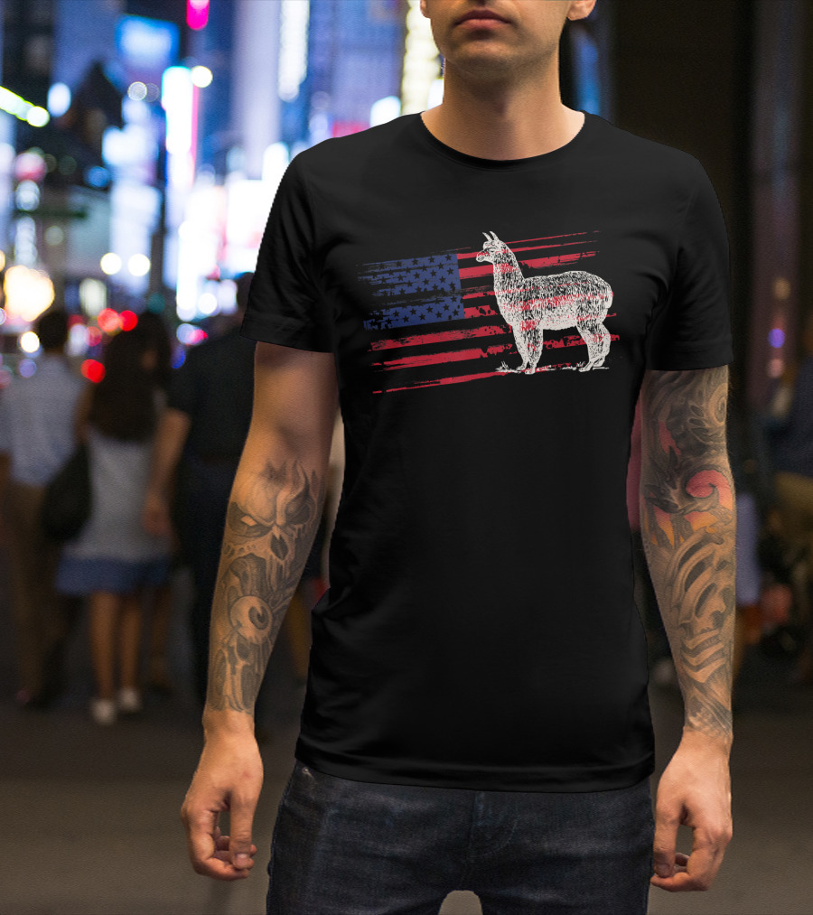 Alpaca Vicuna With US American Flag In Rustic T-Shirt