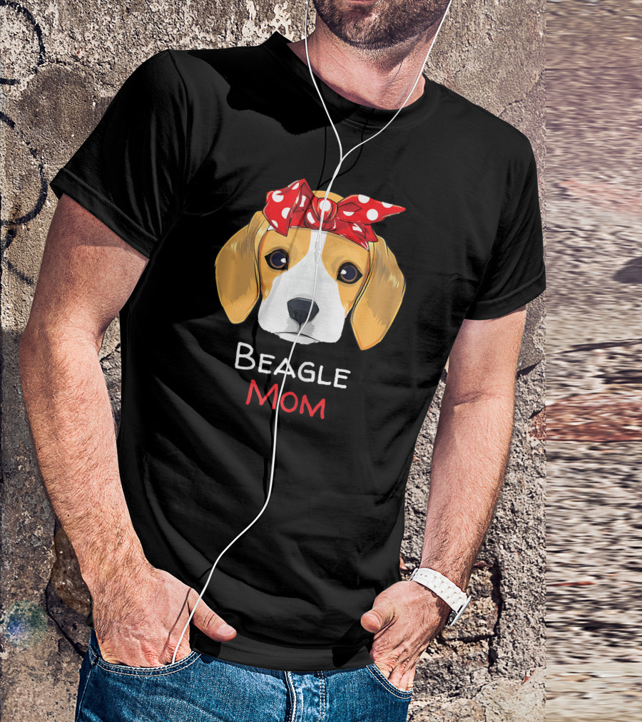 Beagle Mom Red Bandana T-Shirt
