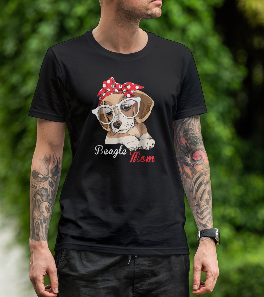 Beagle Mom Cute Beagle Dog With Glasses And Red Polka Dot Bow T-Shirt