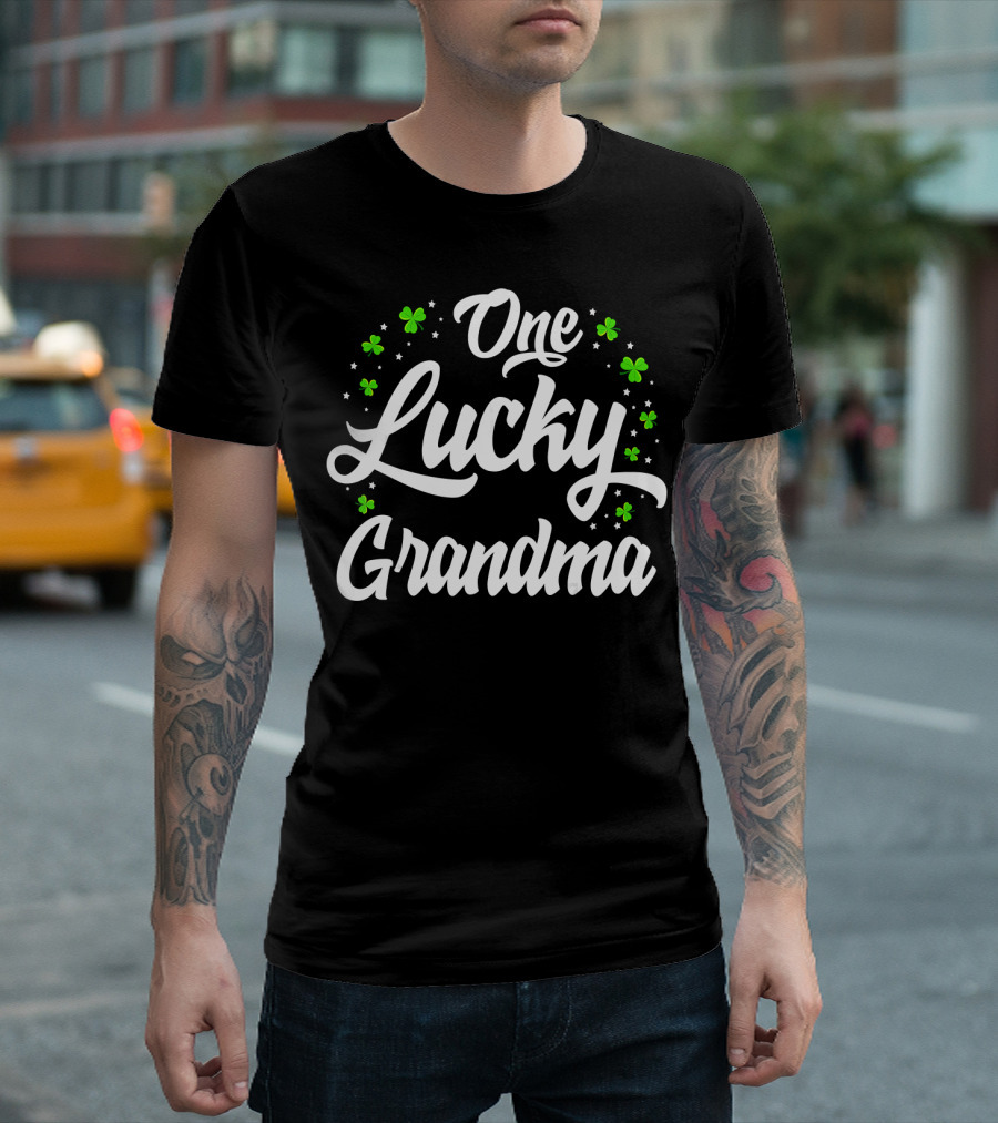 One Lucky Grandma St Patricks Day Shamrock Stars T-Shirt