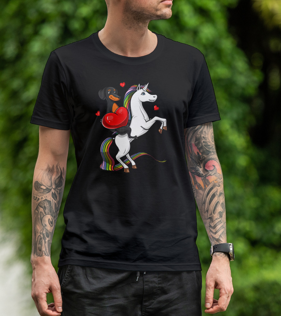 Dachshund Wiener Dog Hugging Heart Riding Rainbow Unicorn Valentin T-Shirt