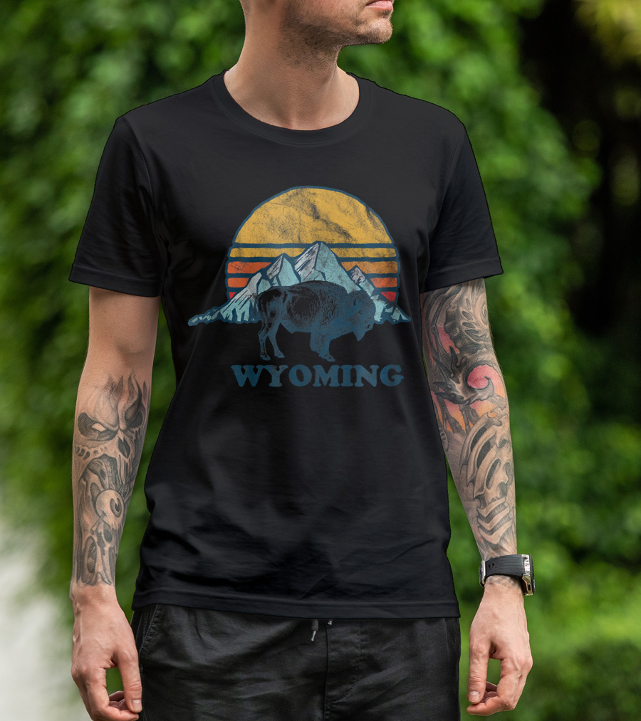 Vintage Wyoming Sunset Buffalo And Mountains T-Shirt