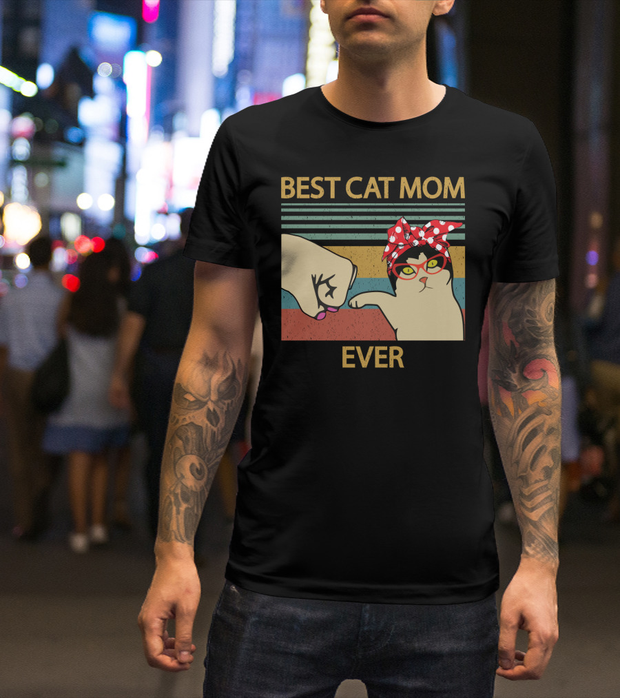 Best Cat Mom Ever Fist Bump Cat With Red Bandana And Glasses T-Shirt
