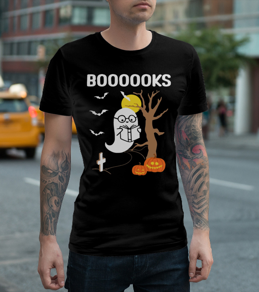 BOOOOOKS Halloween Ghost Reading By Pumpkins With Moon And Bats T-Shirt