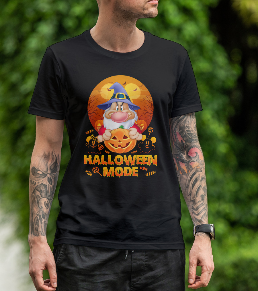 Grumpy Halloween Mode Pumpkin Wizard Theme T-Shirt