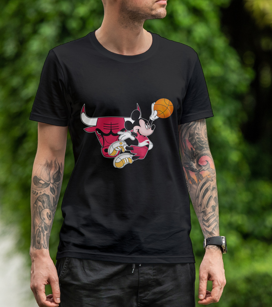Mickey Chicago Bulls Basketball T-Shirt