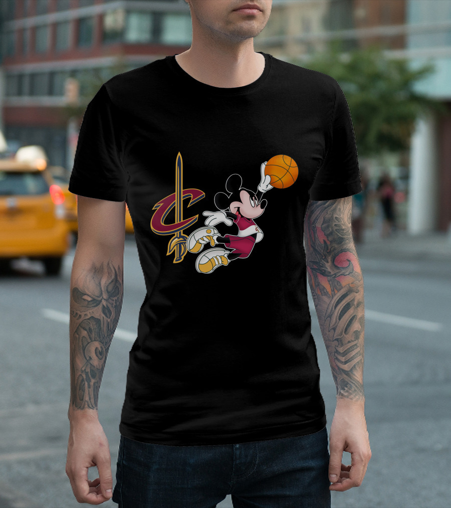 Cleveland Cavaliers Mickey Basketball Dunk T-Shirt
