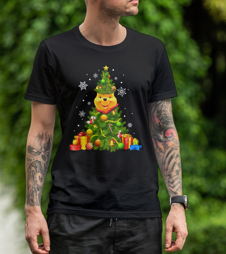 Pooh Christmas Tree With Snowflakes And Gifts T-Shirt
