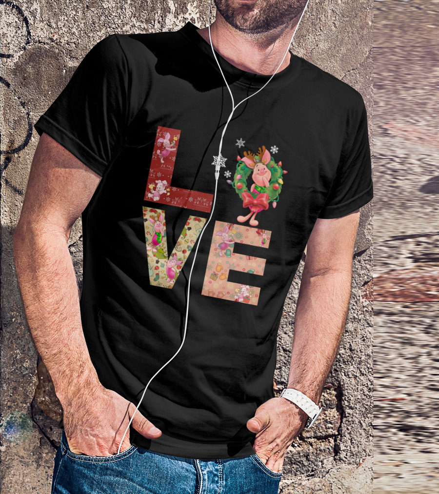 Love Christmas Piglet Reindeer Wreath Fun Snowflakes T-Shirt