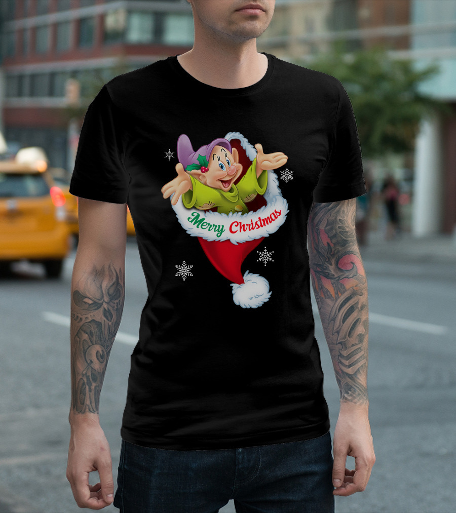 Dopey Merry Christmas Santa Hat Snowflakes T-Shirt