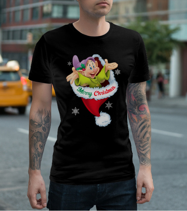 Dopey Merry Christmas Santa Hat Snowflakes T-Shirt